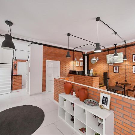 Hannah Inn Budget Hotel アスターナ エクステリア 写真